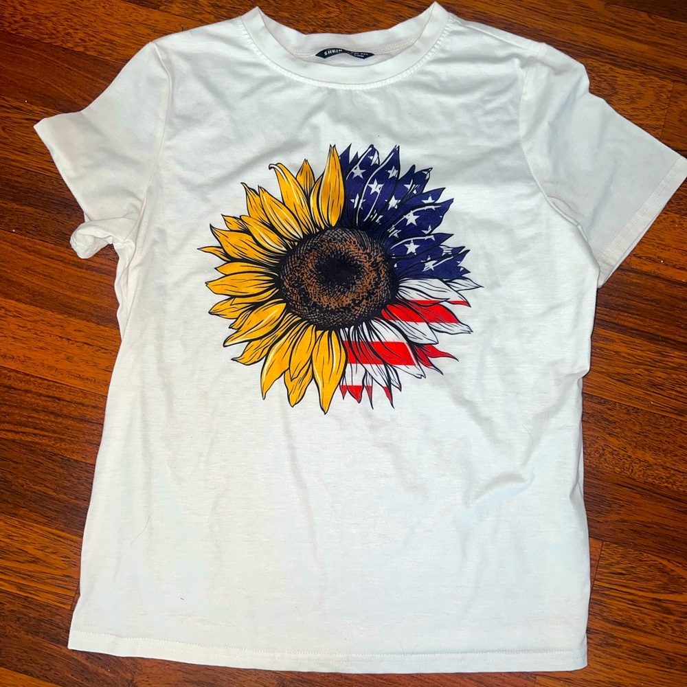 Sunflower tee NWOT